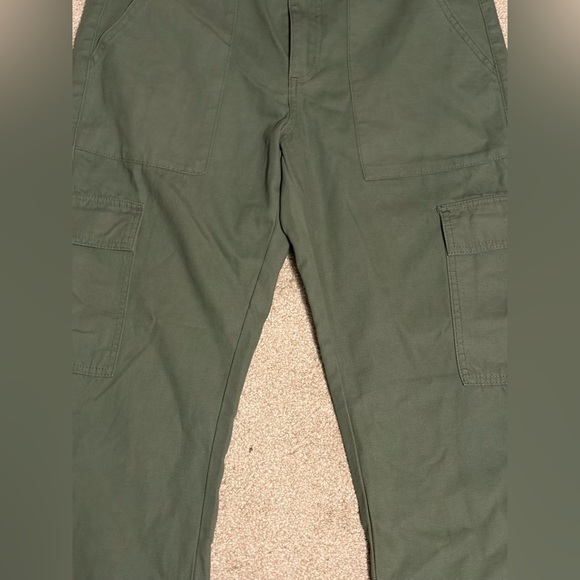 NEW Aeropostale Women Relaxed Fit Mid Y2K Straight Leg Utility Cargo Pant - Picture 2 of 10